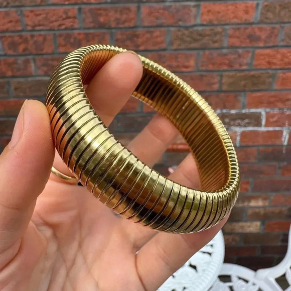 Anthropologie Gold Stainless Steel Waterproof Tarnish Snake Chain Bracelet - Picture 6 of 15